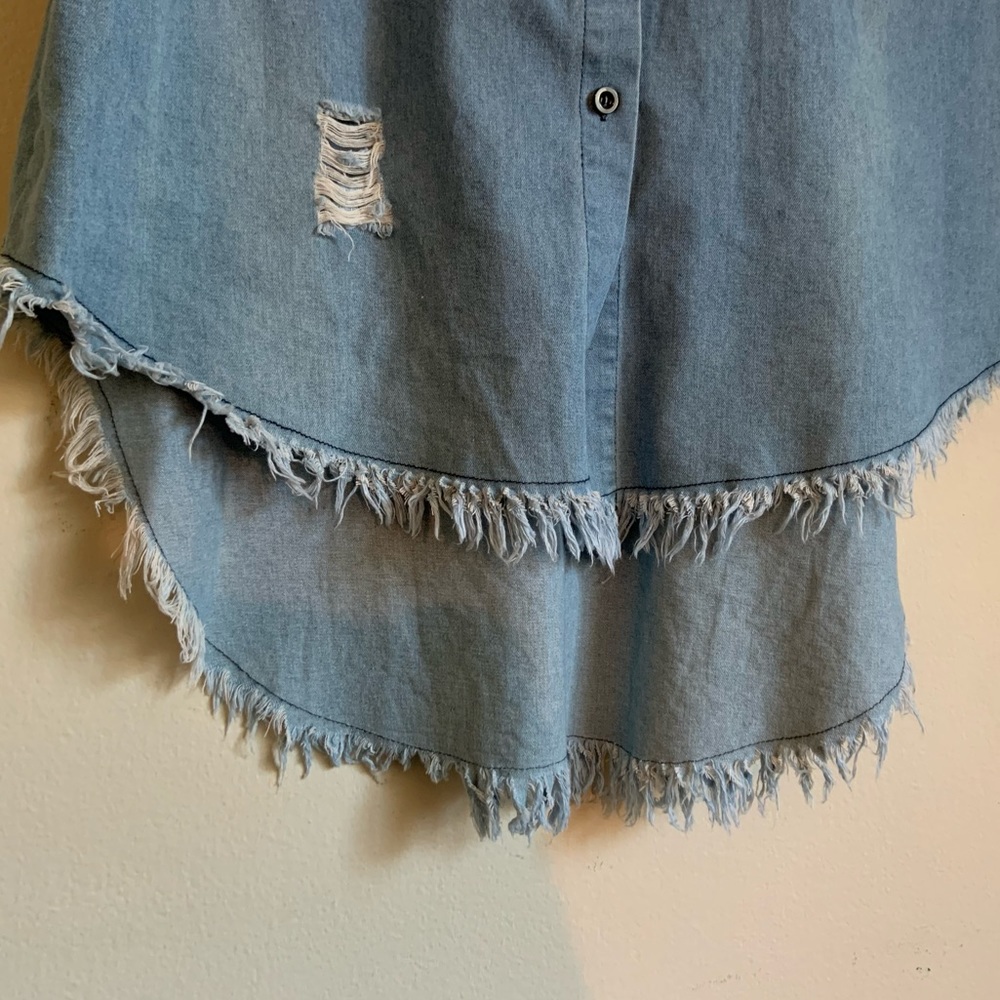 🚫SOLD🚫 Distressed Denim Jean Jacket Duster - Picture 3 of 6